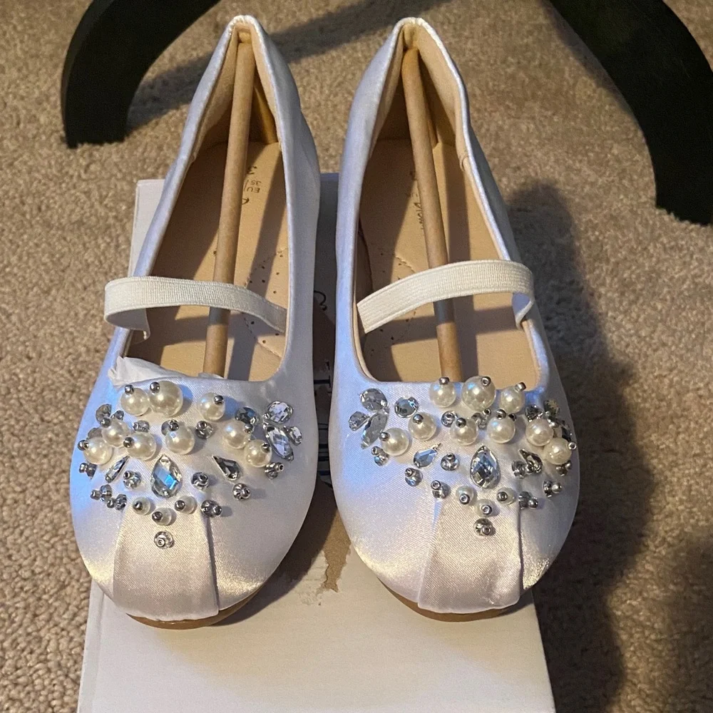 Dream Pairs White Pearl & Crystal Embellished Girls Dress Shoes